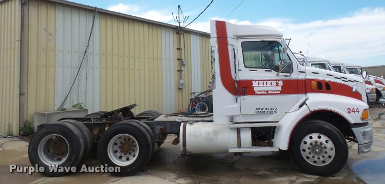 image for item DA6343 1998 Ford AT9513 Aeromax 113 semi truck