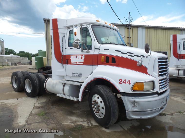 image for item DA6343 1998 Ford AT9513 Aeromax 113 semi truck