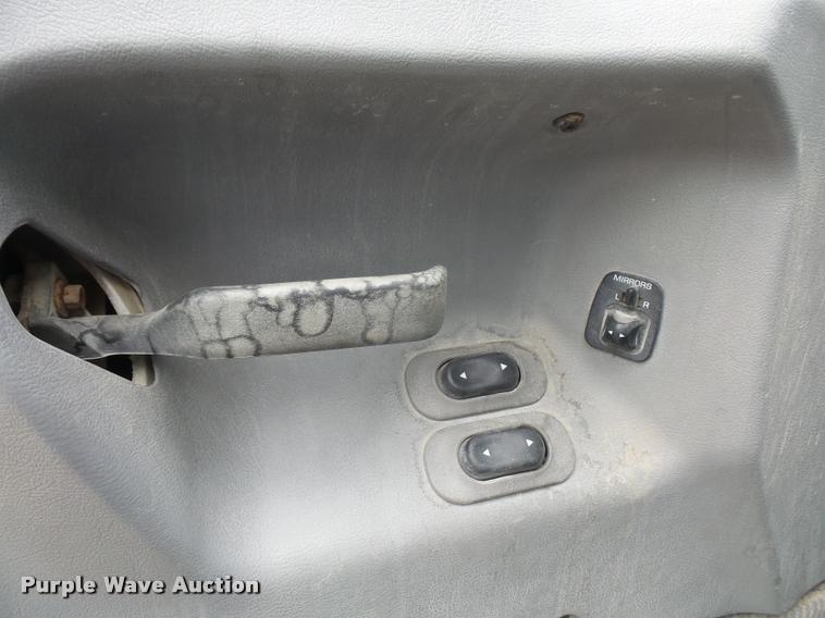 image for item DA6343 1998 Ford AT9513 Aeromax 113 semi truck