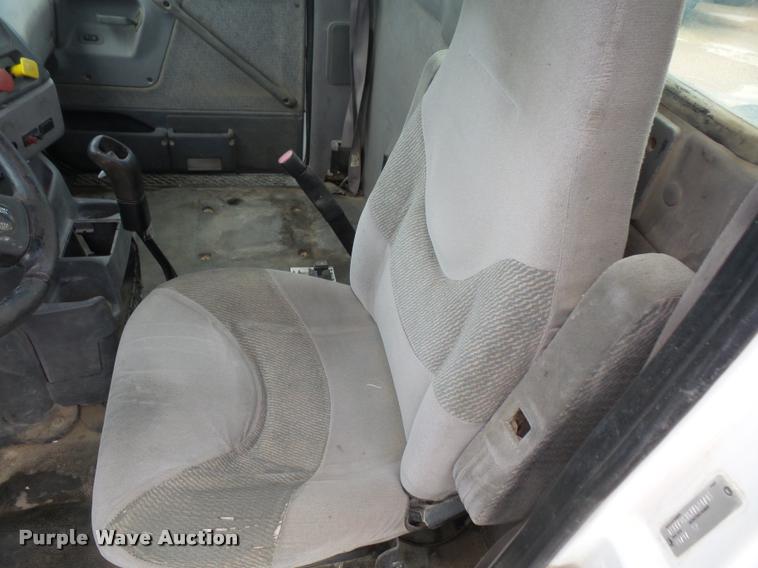 image for item DA6343 1998 Ford AT9513 Aeromax 113 semi truck