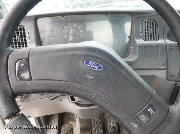 image for item DA6343 1998 Ford AT9513 Aeromax 113 semi truck
