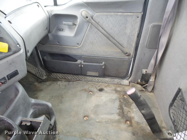 image for item DA6343 1998 Ford AT9513 Aeromax 113 semi truck