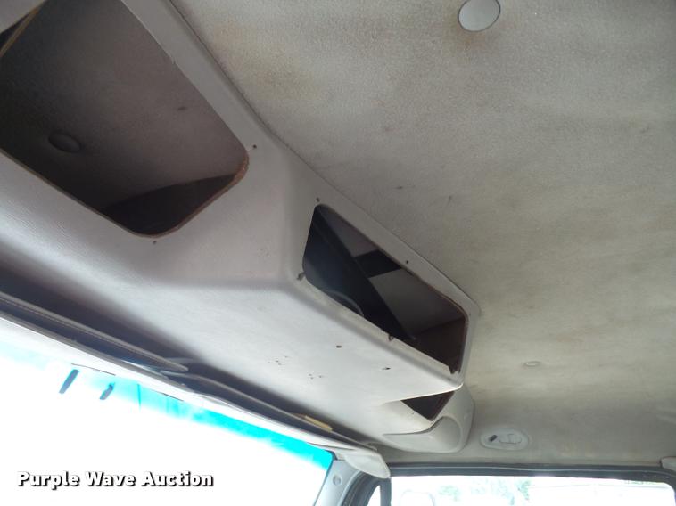 image for item DA6343 1998 Ford AT9513 Aeromax 113 semi truck