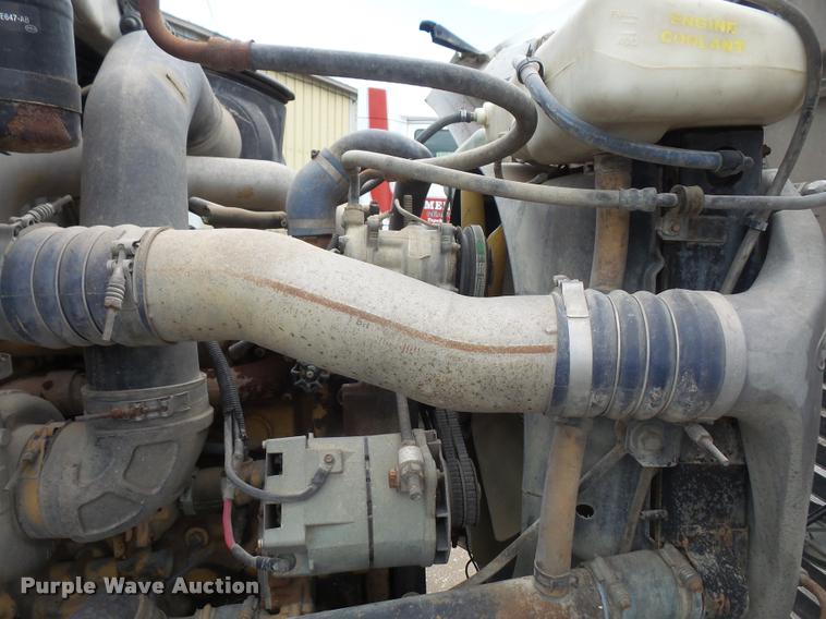 image for item DA6343 1998 Ford AT9513 Aeromax 113 semi truck