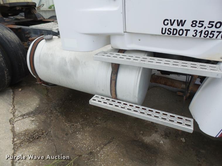 image for item DA6343 1998 Ford AT9513 Aeromax 113 semi truck