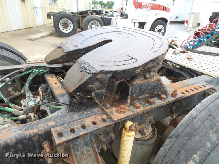 image for item DA6343 1998 Ford AT9513 Aeromax 113 semi truck