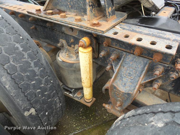 image for item DA6343 1998 Ford AT9513 Aeromax 113 semi truck