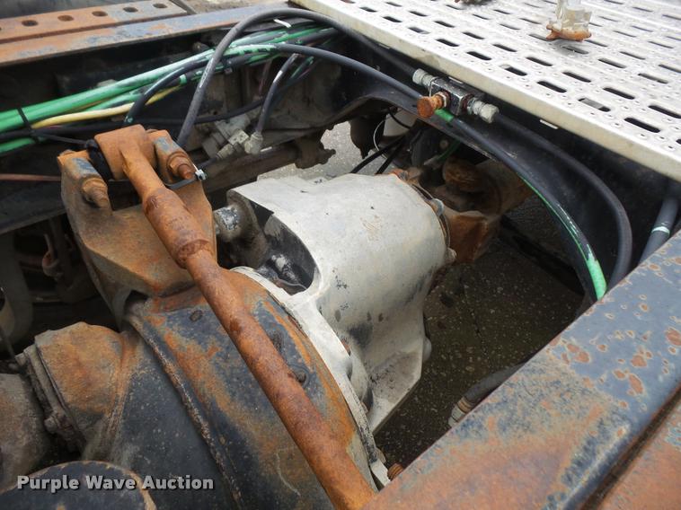 image for item DA6343 1998 Ford AT9513 Aeromax 113 semi truck