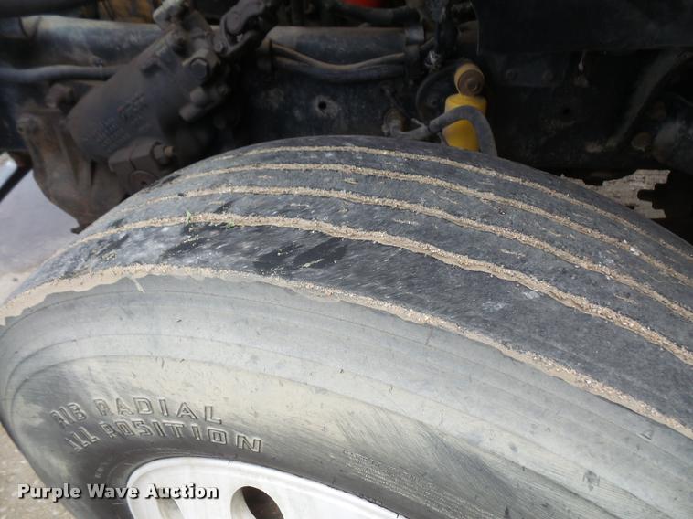 image for item DA6343 1998 Ford AT9513 Aeromax 113 semi truck