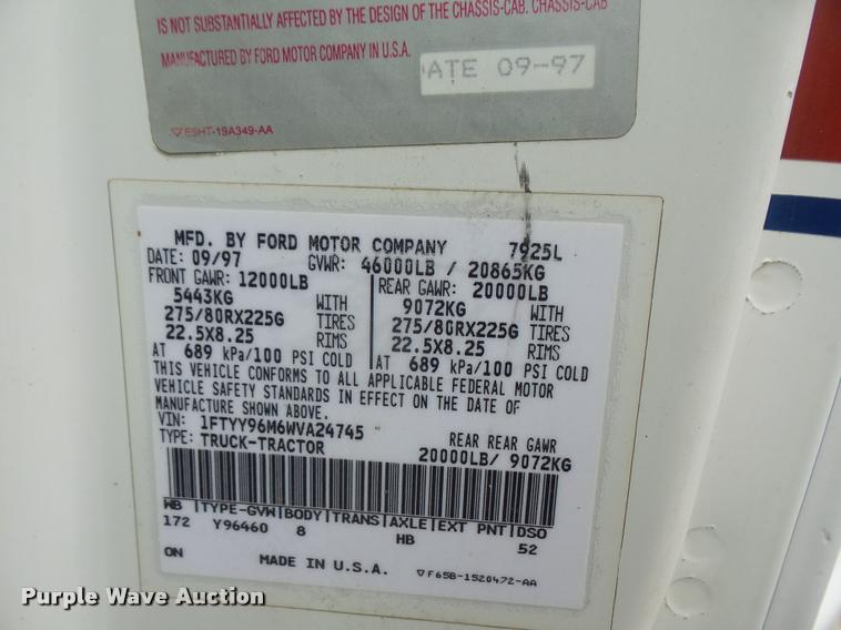 image for item DA6343 1998 Ford AT9513 Aeromax 113 semi truck