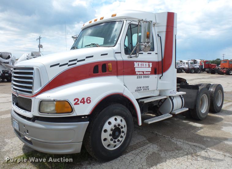 image for item DA6344 1998 Ford AT9513 Aeromax 113 semi truck