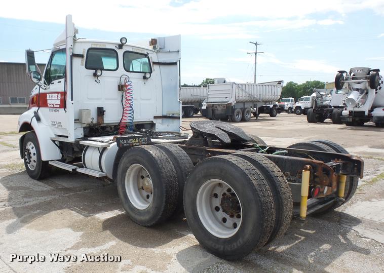 image for item DA6344 1998 Ford AT9513 Aeromax 113 semi truck