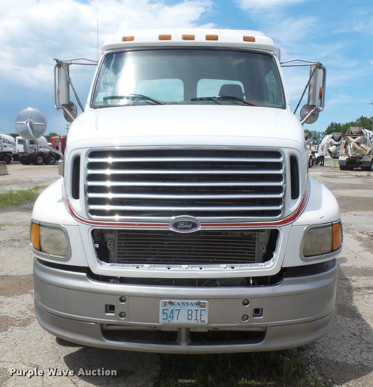 image for item DA6344 1998 Ford AT9513 Aeromax 113 semi truck