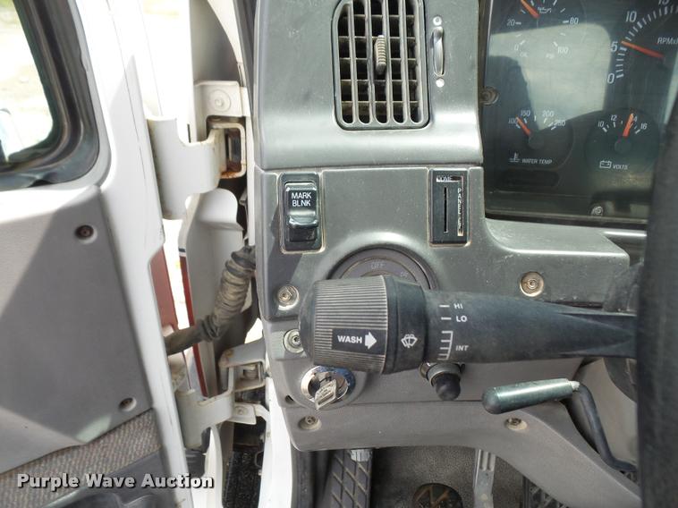 image for item DA6344 1998 Ford AT9513 Aeromax 113 semi truck