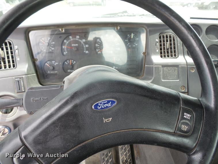 image for item DA6344 1998 Ford AT9513 Aeromax 113 semi truck