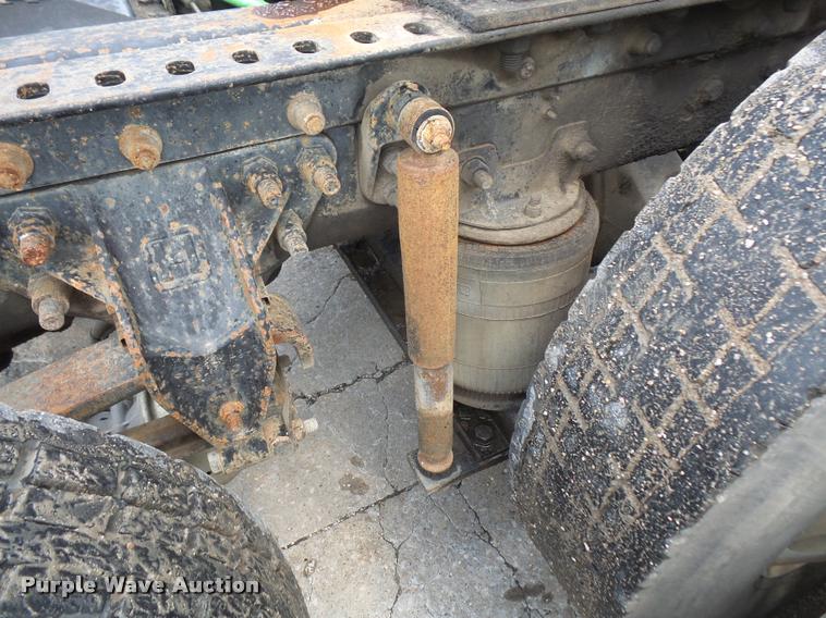 image for item DA6344 1998 Ford AT9513 Aeromax 113 semi truck