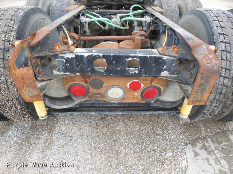 image for item DA6344 1998 Ford AT9513 Aeromax 113 semi truck