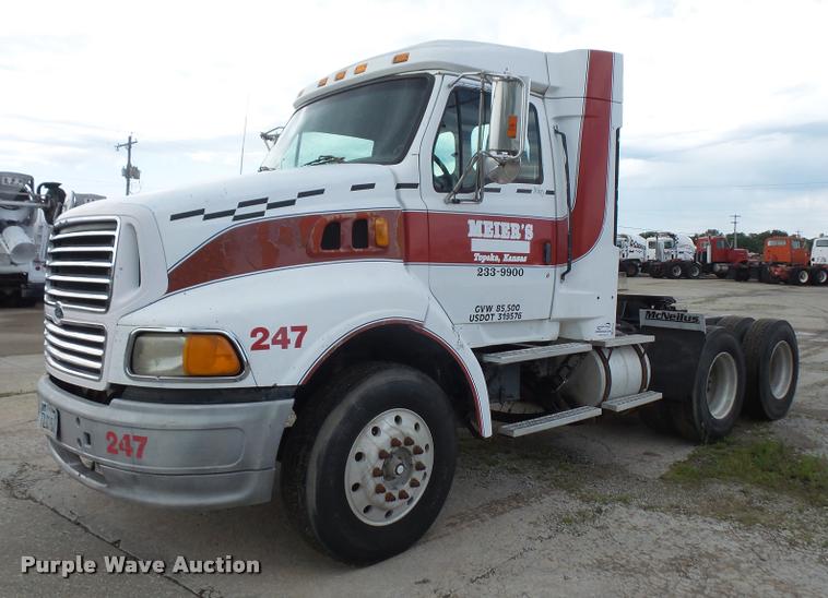 image for item DA6345 1998 Ford AT9513 Aeromax 113 semi truck