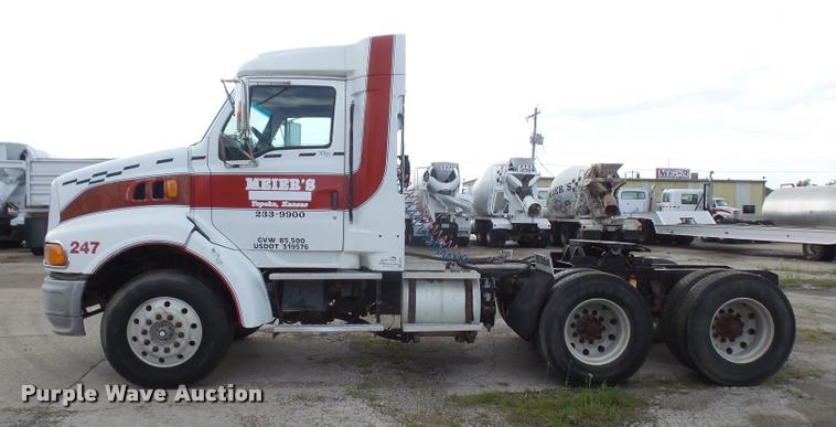 image for item DA6345 1998 Ford AT9513 Aeromax 113 semi truck