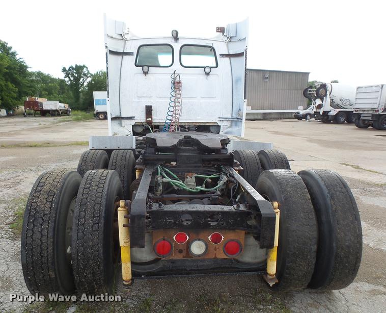 image for item DA6345 1998 Ford AT9513 Aeromax 113 semi truck