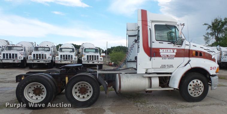 image for item DA6345 1998 Ford AT9513 Aeromax 113 semi truck