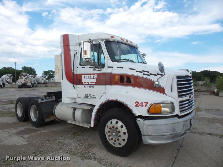 image for item DA6345 1998 Ford AT9513 Aeromax 113 semi truck