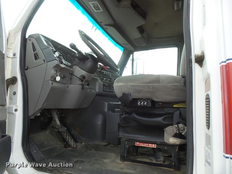 image for item DA6345 1998 Ford AT9513 Aeromax 113 semi truck