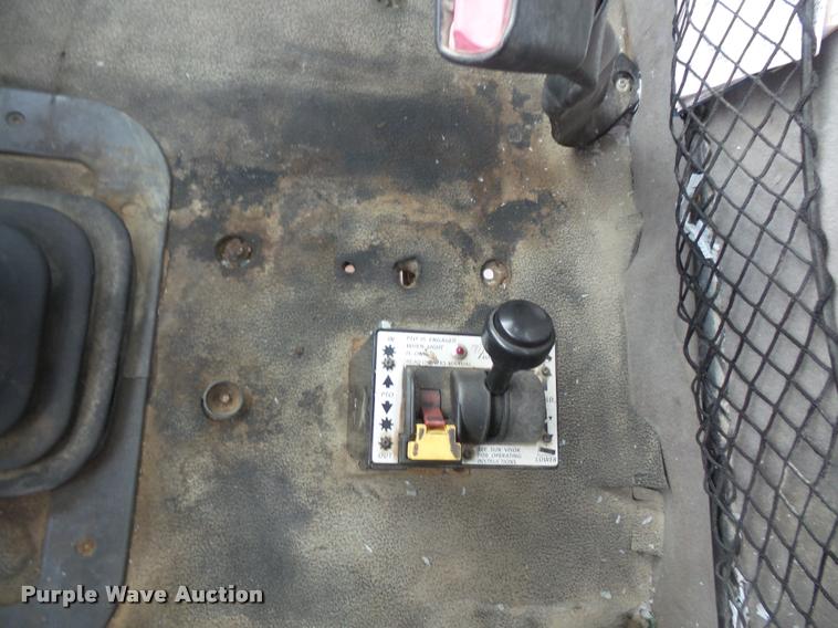 image for item DA6345 1998 Ford AT9513 Aeromax 113 semi truck