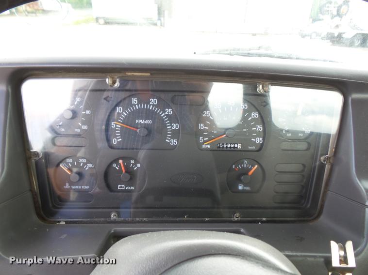 image for item DA6345 1998 Ford AT9513 Aeromax 113 semi truck