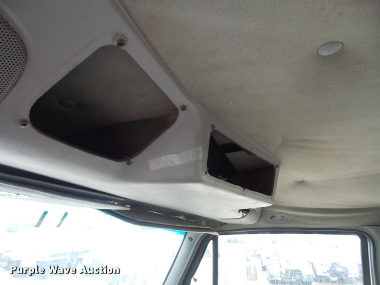 image for item DA6345 1998 Ford AT9513 Aeromax 113 semi truck