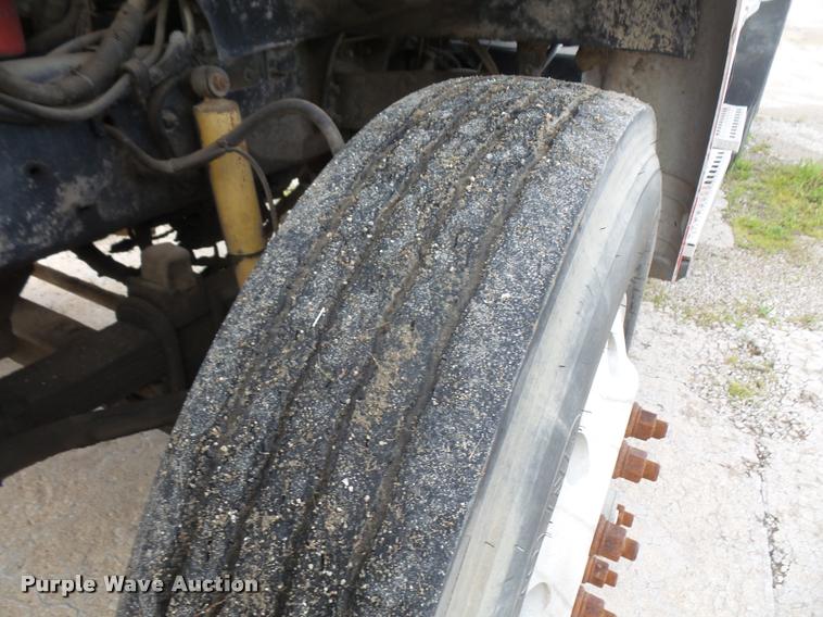 image for item DA6345 1998 Ford AT9513 Aeromax 113 semi truck