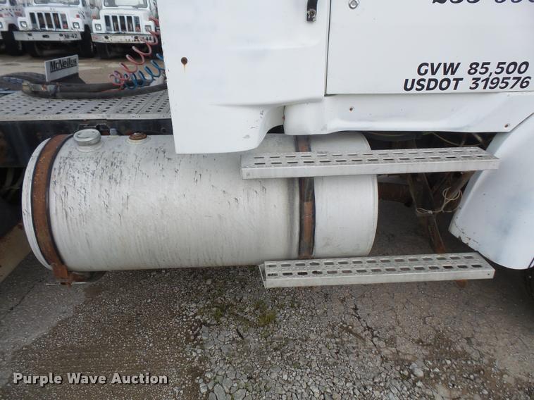 image for item DA6345 1998 Ford AT9513 Aeromax 113 semi truck