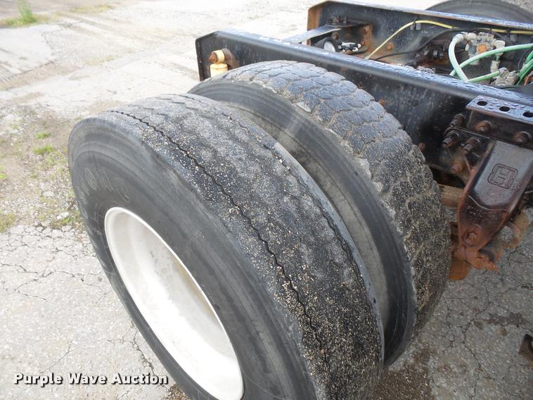 image for item DA6345 1998 Ford AT9513 Aeromax 113 semi truck