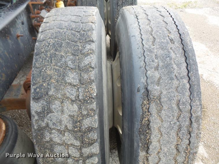 image for item DA6345 1998 Ford AT9513 Aeromax 113 semi truck