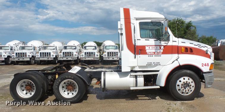 image for item DA6346 1998 Ford AT9513 Aeromax 113 semi truck