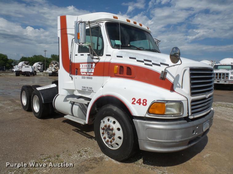 image for item DA6346 1998 Ford AT9513 Aeromax 113 semi truck