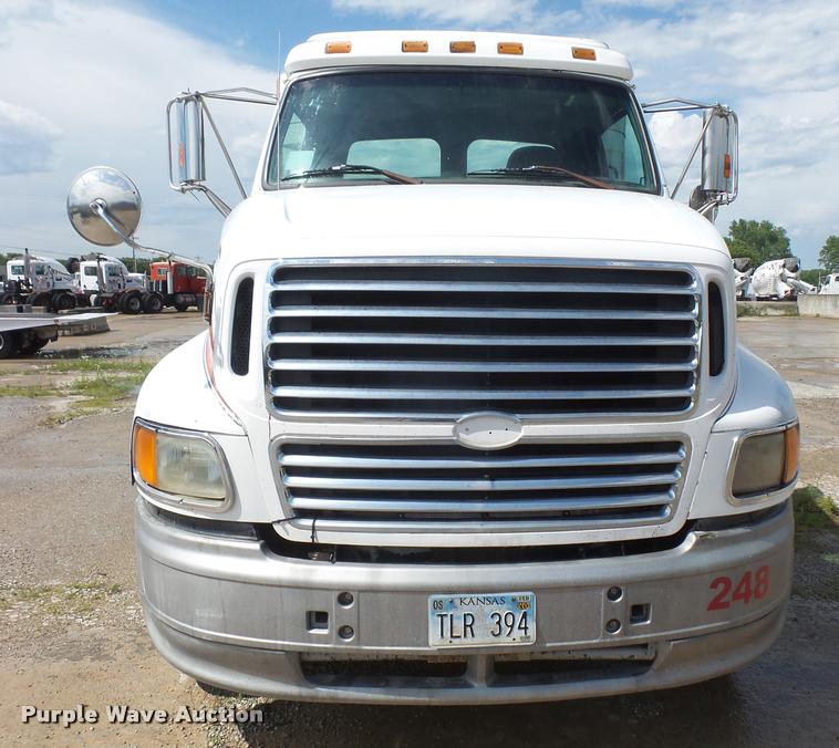 image for item DA6346 1998 Ford AT9513 Aeromax 113 semi truck