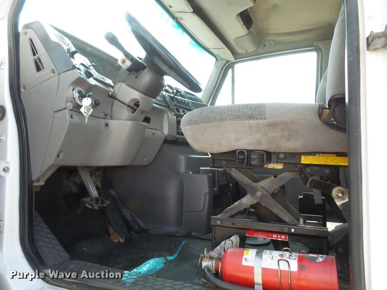 image for item DA6346 1998 Ford AT9513 Aeromax 113 semi truck