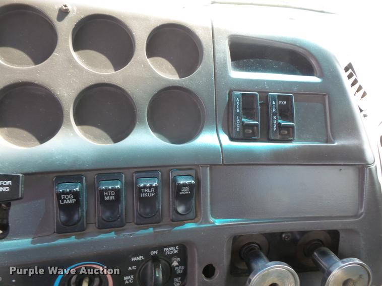 image for item DA6346 1998 Ford AT9513 Aeromax 113 semi truck