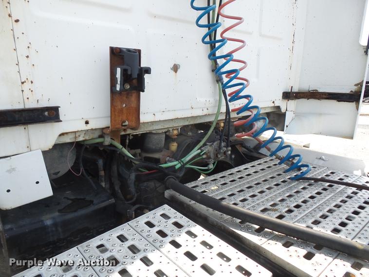 image for item DA6346 1998 Ford AT9513 Aeromax 113 semi truck