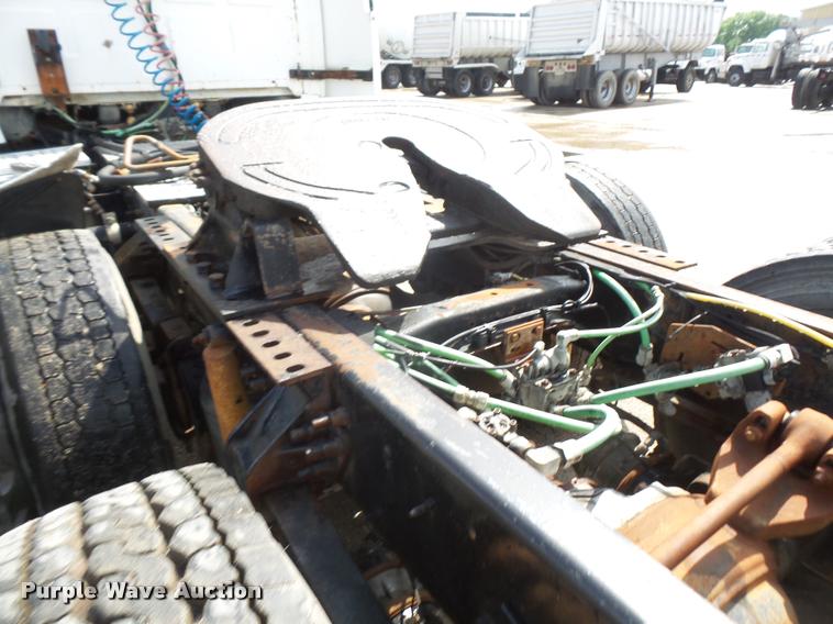 image for item DA6346 1998 Ford AT9513 Aeromax 113 semi truck