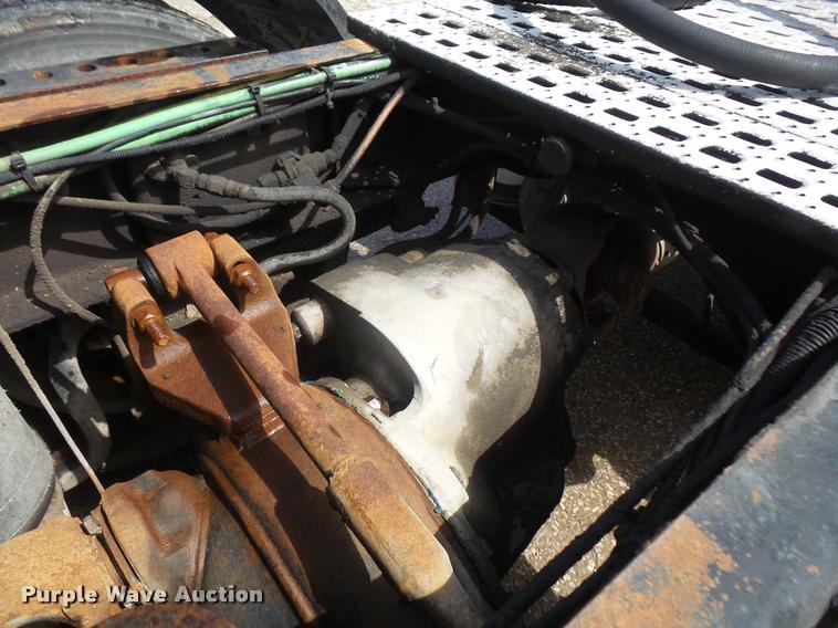 image for item DA6346 1998 Ford AT9513 Aeromax 113 semi truck