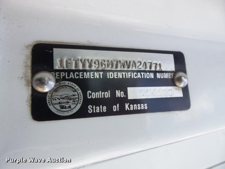 image for item DA6346 1998 Ford AT9513 Aeromax 113 semi truck