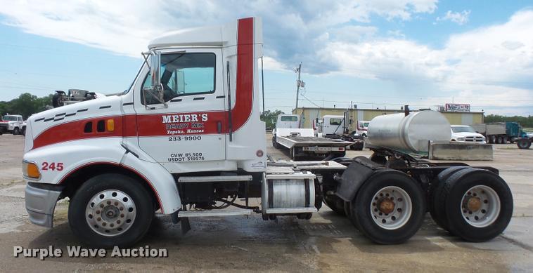 image for item DA6347 1998 Ford AT9513 Aeromax 113 semi truck