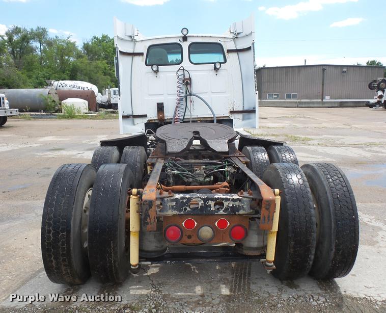 image for item DA6347 1998 Ford AT9513 Aeromax 113 semi truck