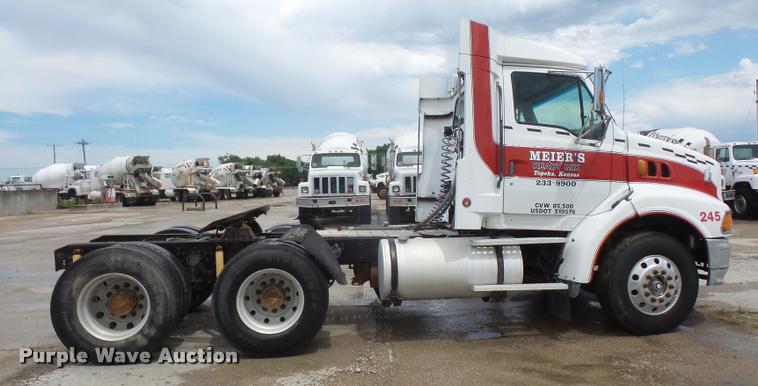 image for item DA6347 1998 Ford AT9513 Aeromax 113 semi truck