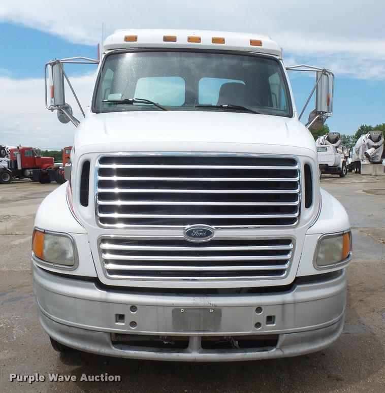 image for item DA6347 1998 Ford AT9513 Aeromax 113 semi truck