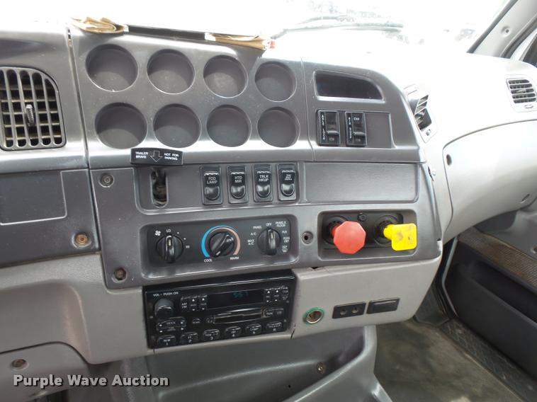 image for item DA6347 1998 Ford AT9513 Aeromax 113 semi truck