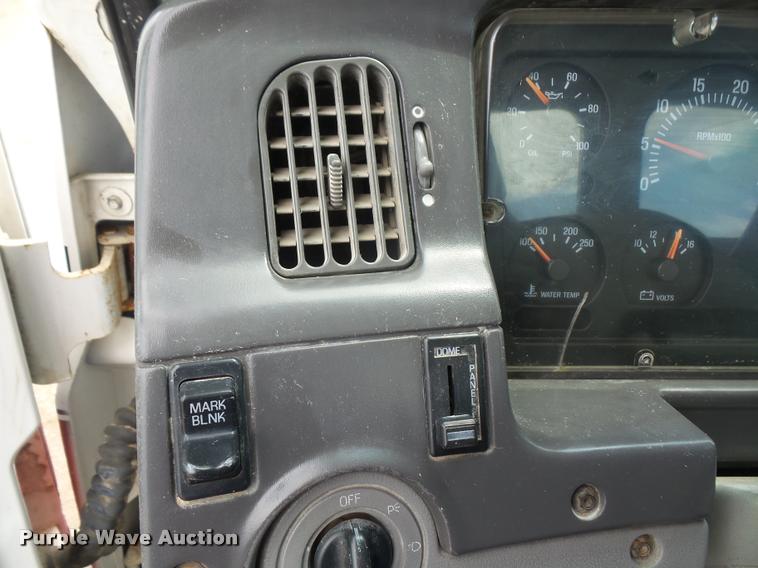 image for item DA6347 1998 Ford AT9513 Aeromax 113 semi truck