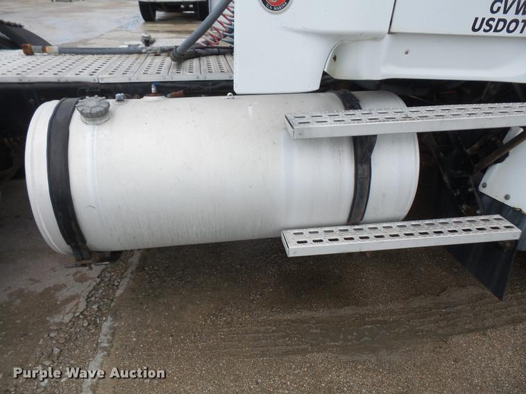 image for item DA6347 1998 Ford AT9513 Aeromax 113 semi truck